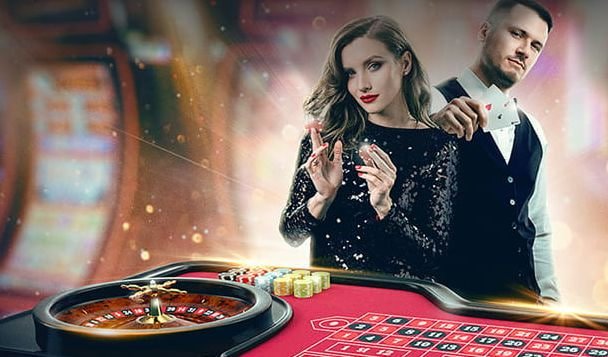 Dealer permainan Andar Bahar di studio cuan138 slot dengan kamera HD dan tata letak meja standar